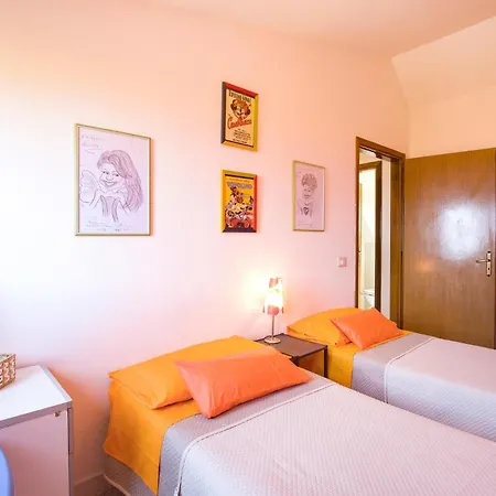 Awesome In Nyaraló *